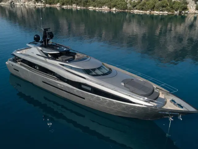 Yacht FX 38 side view