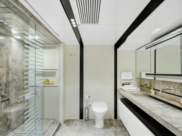Yacht FX 38 cabin bathroom