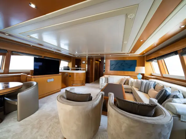 Yacht Ariela saloon