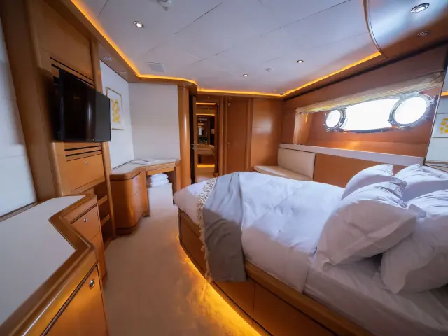 Yacht Ariela cabin
