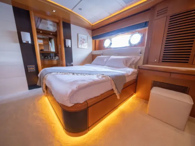 Yacht Ariela cabin