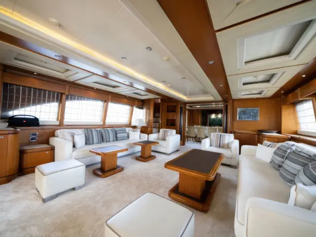 Yacht Ariela saloon