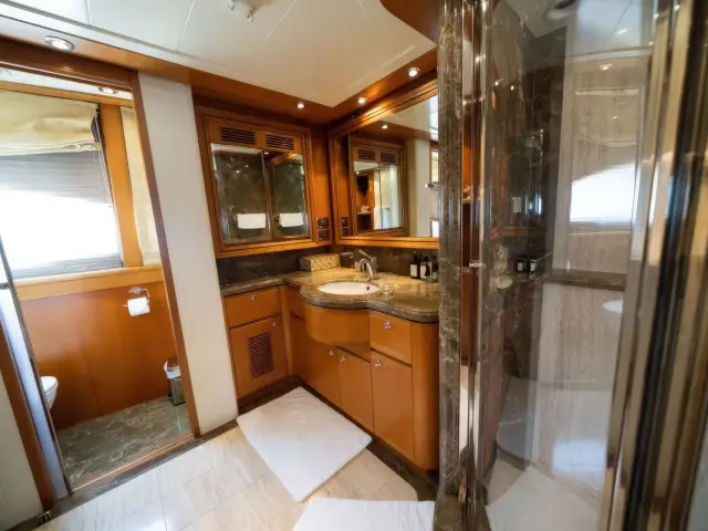 Yacht Ariela bathroom