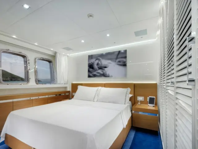 Yacht Morning Star cabin