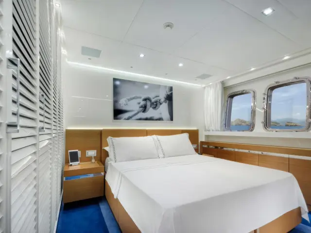 Yacht Morning Star cabin