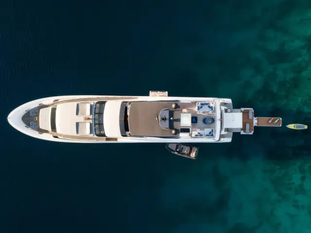 Yacht Morning Star top-down view