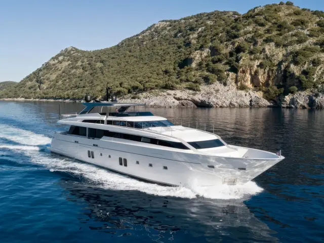 Yacht Morning Star side view