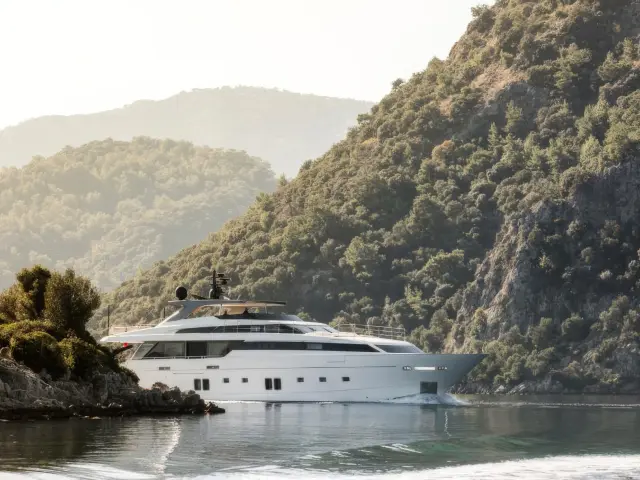 Yacht Morning Star side view