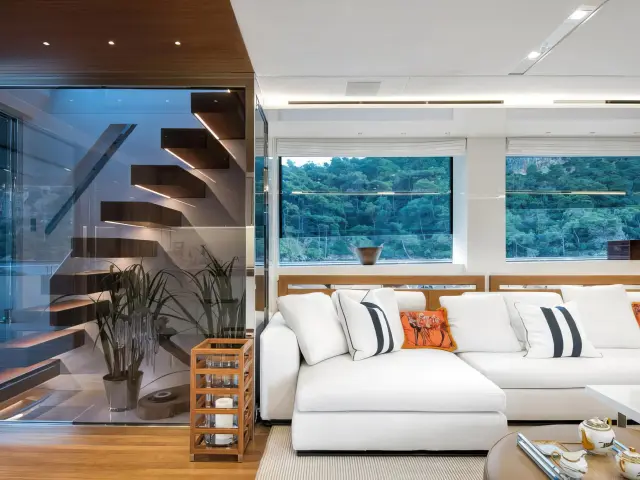 Yacht Morning Star saloon