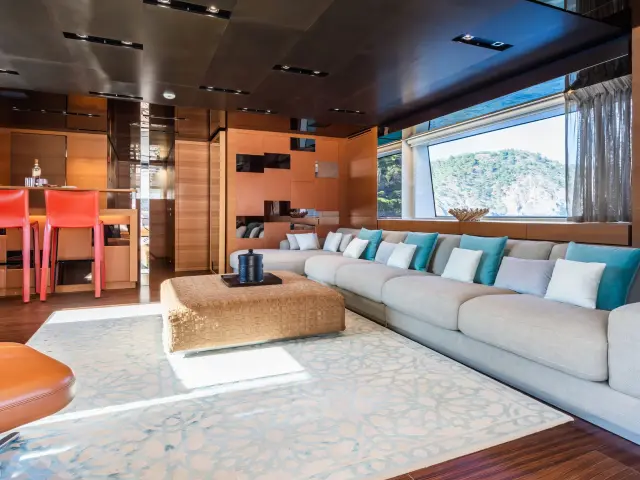 Yacht Takara One saloon