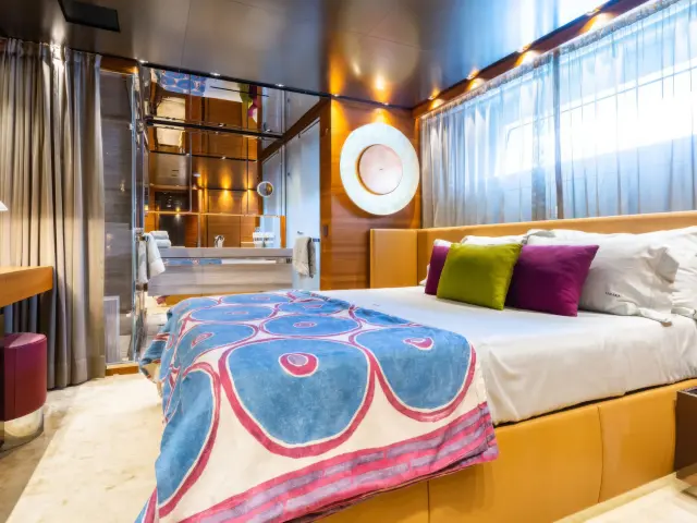 Yacht Takara One cabin