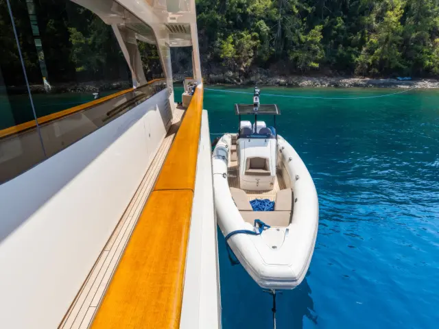 Yacht Takara One photo