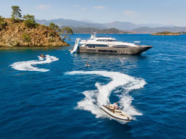 Yacht Thalyssa photo