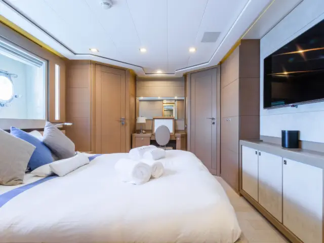 Yacht Thalyssa cabin