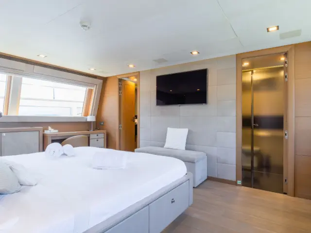 Yacht Thalyssa cabin