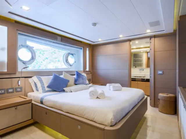 Yacht Thalyssa cabin