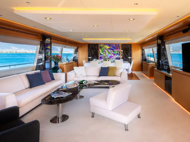 Yacht Panfeliss saloon