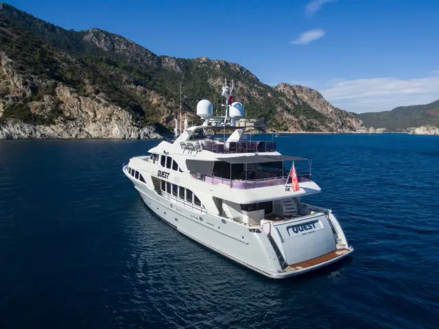 Yacht Quest R back view