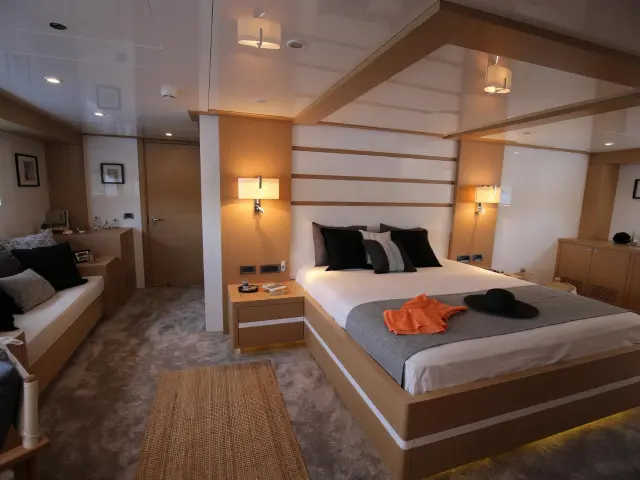 Yacht Ottawa IV cabin
