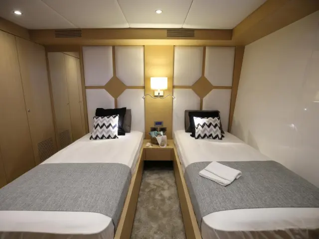 Yacht Ottawa IV cabin