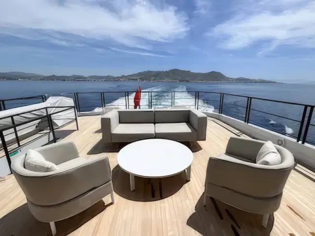 Yacht Ezgy flybridge