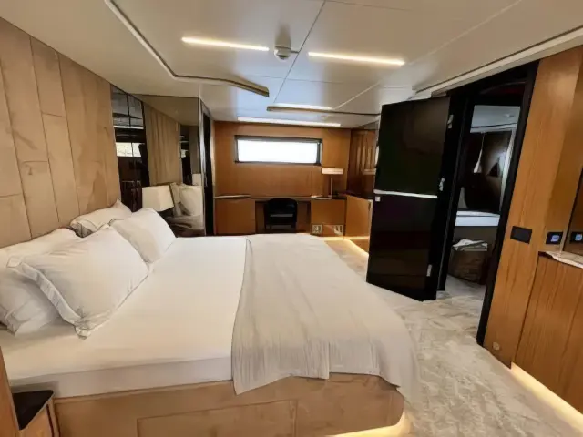 Yacht Ezgy cabin
