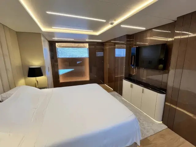 Yacht Ezgy cabin