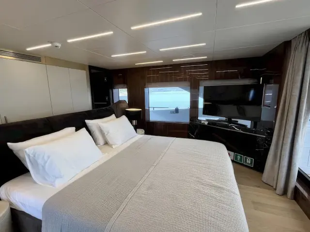 Yacht Ezgy cabin