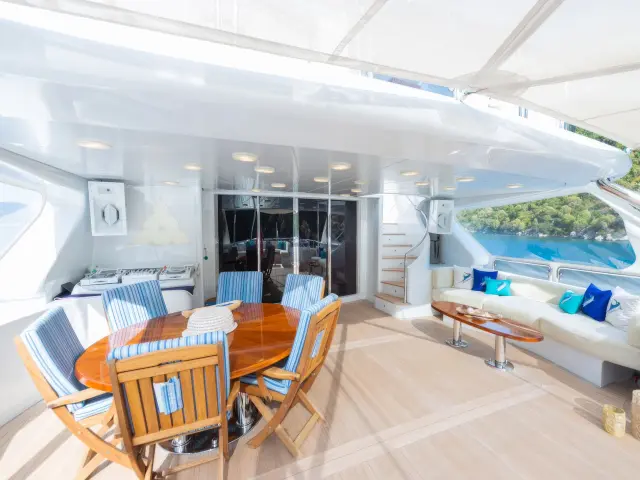 Yacht Stella Fiera aft