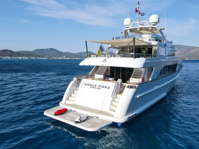 Yacht Stella Fiera back view