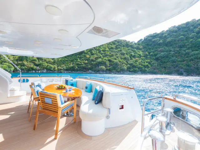 Yacht Stella Fiera aft