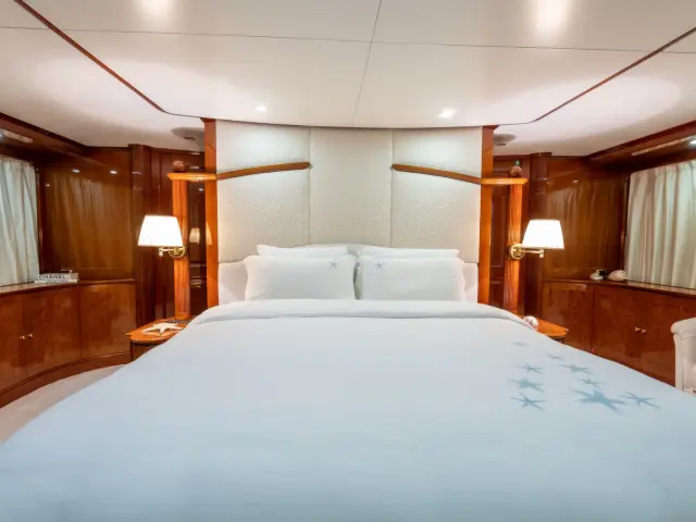 Yacht Stella Fiera cabin