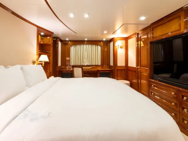 Yacht Stella Fiera cabin