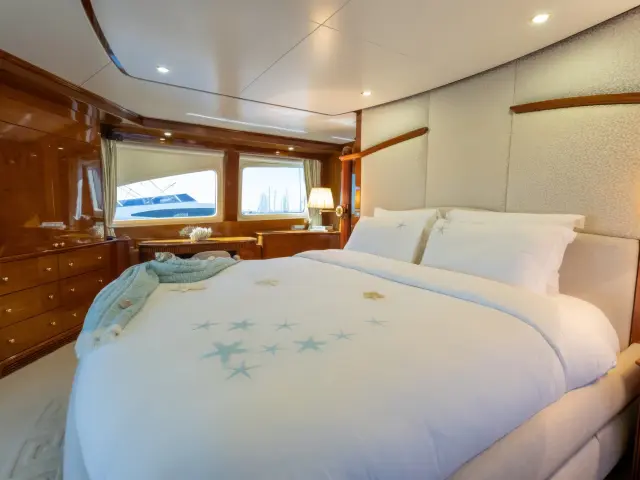 Yacht Stella Fiera cabin