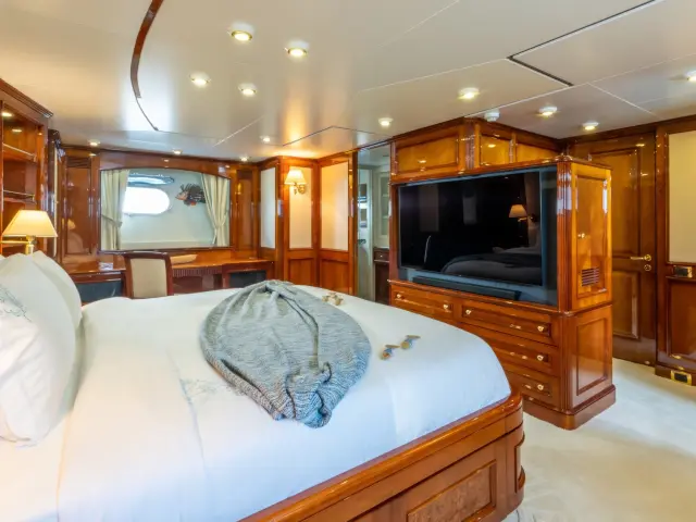 Yacht Stella Fiera cabin