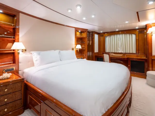 Yacht Stella Fiera cabin