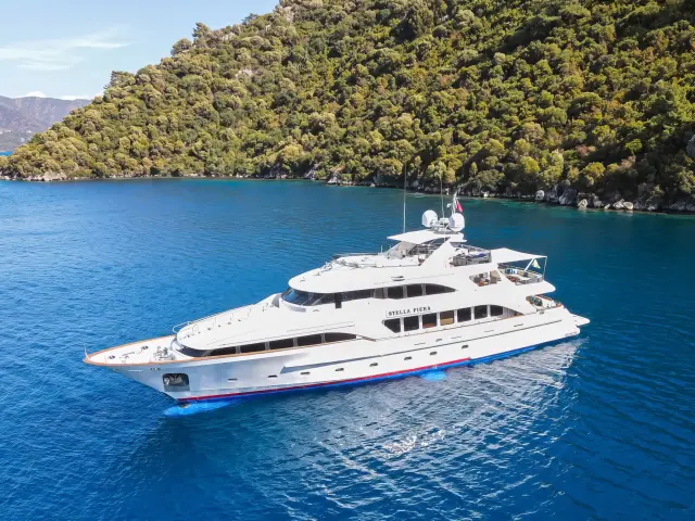 Yacht Stella Fiera on anchor