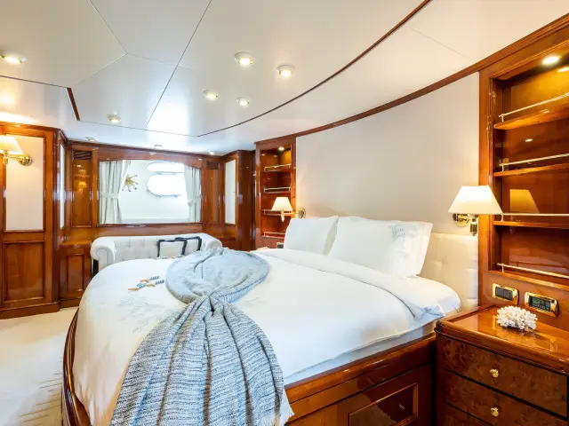 Yacht Stella Fiera cabin
