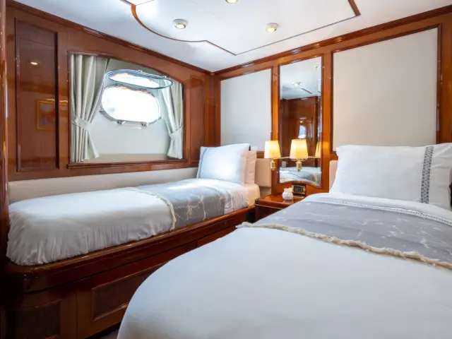 Yacht Stella Fiera cabin