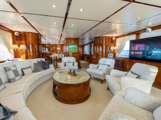 Yacht Stella Fiera saloon