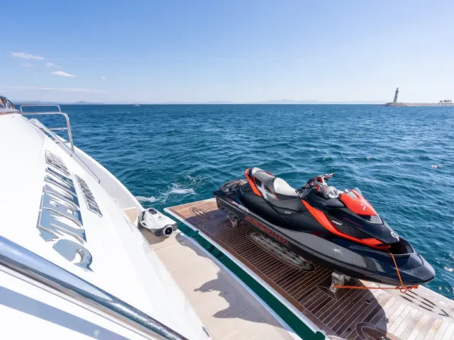 Yacht Stella Fiera back view