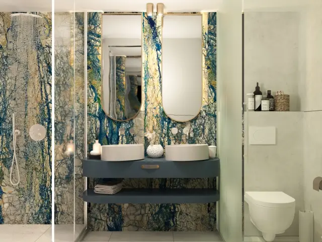 Yacht Bella cabin bathroom