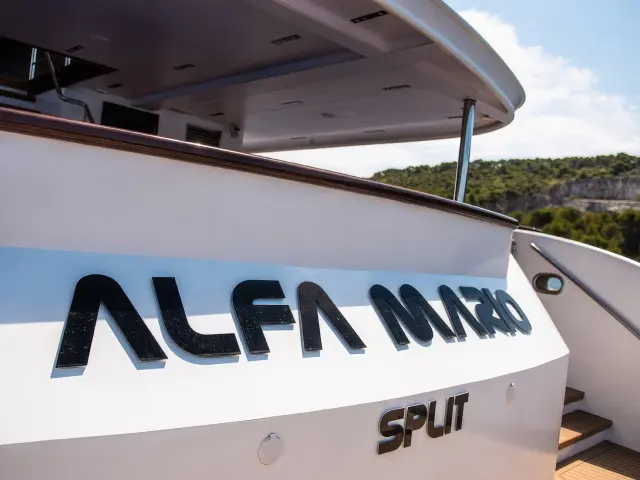 Yacht Alfa Mario photo