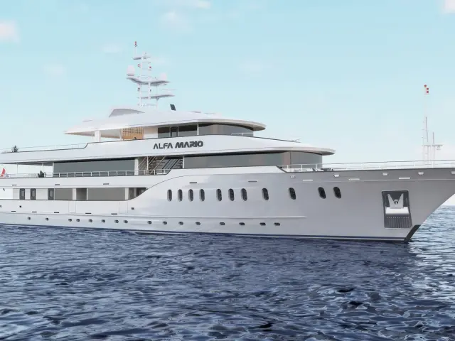 Yacht Alfa Mario side view