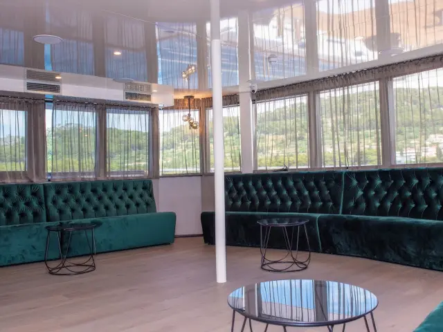 Yacht Alfa Mario photo