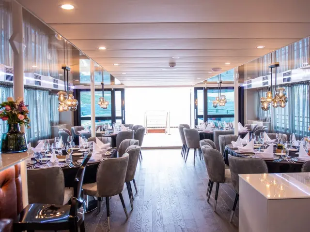 Yacht Alfa Mario photo