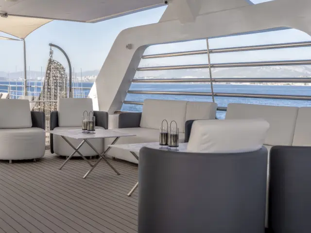 Yacht Cristal cabin