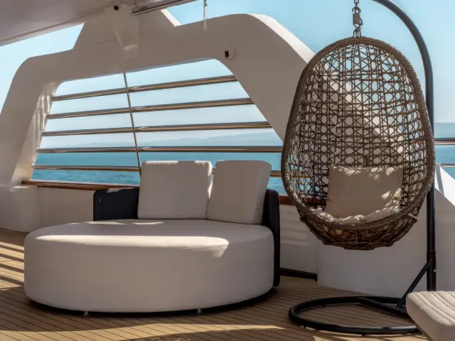 Yacht Cristal cabin