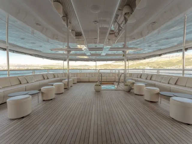 Yacht Cristal flybridge
