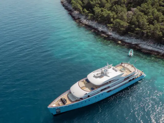 Yacht Ohana aerial view